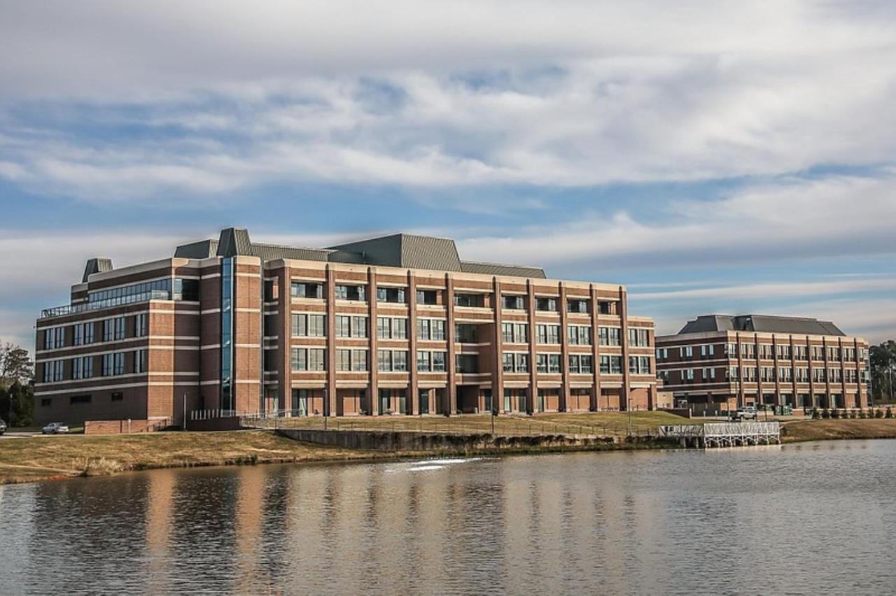 Holiday Inn Express & Suites Texarkana, An Ihg Hotel Exterior foto